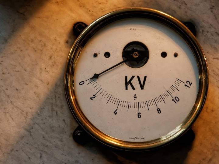 Киловольтметру 100 лет